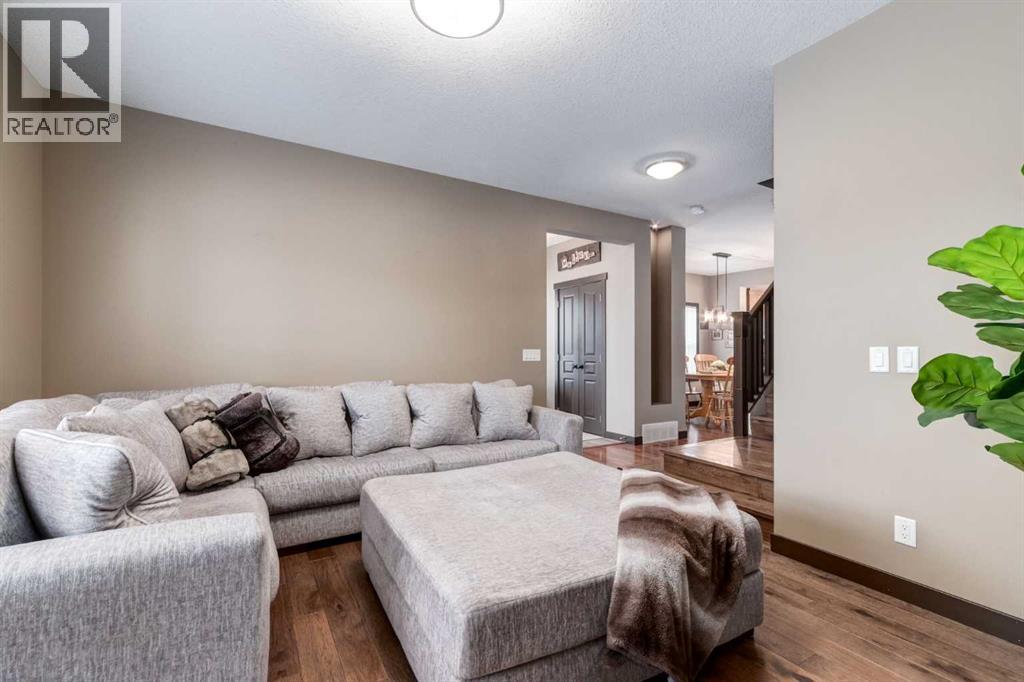 4 Copperpond Grove SE, Calgary, Alberta  T3S 0A6 - Photo 9 - A2296269