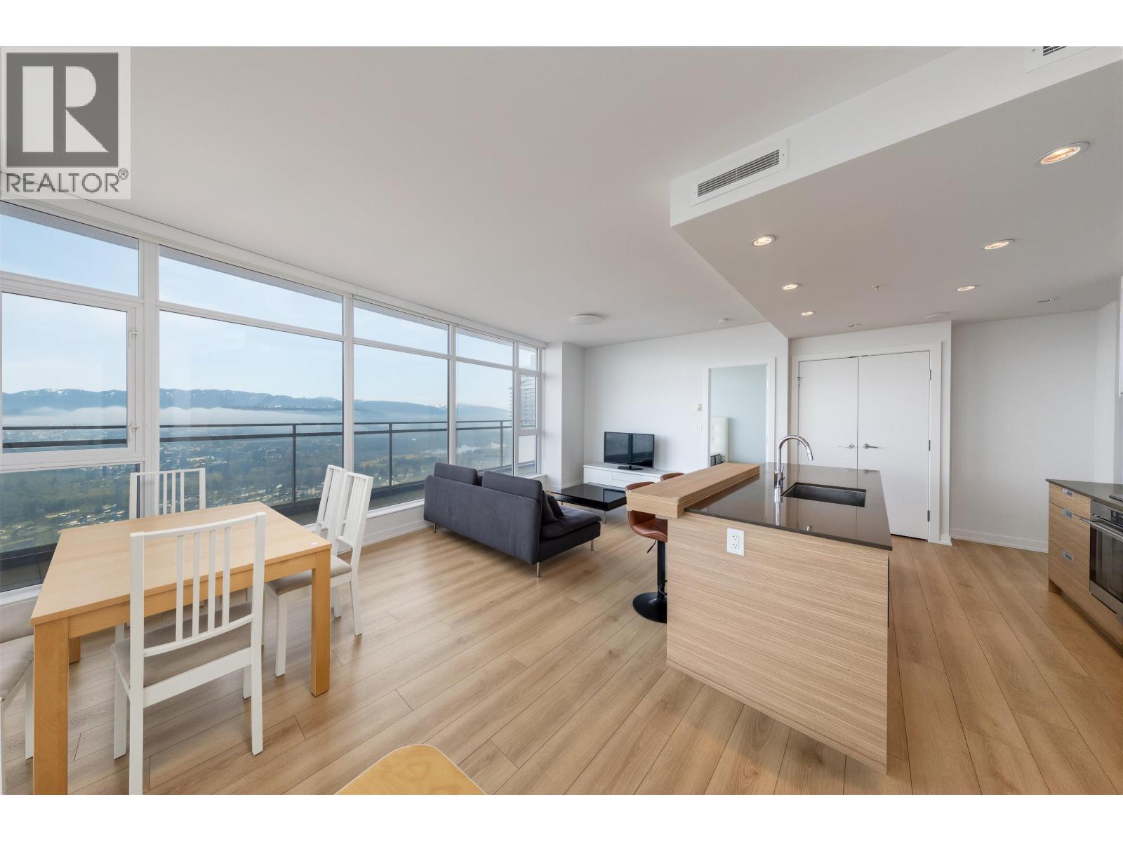 3503 4688 Kingsway, Burnaby, British Columbia  V5H 0E9 - Photo 2 - R3077939