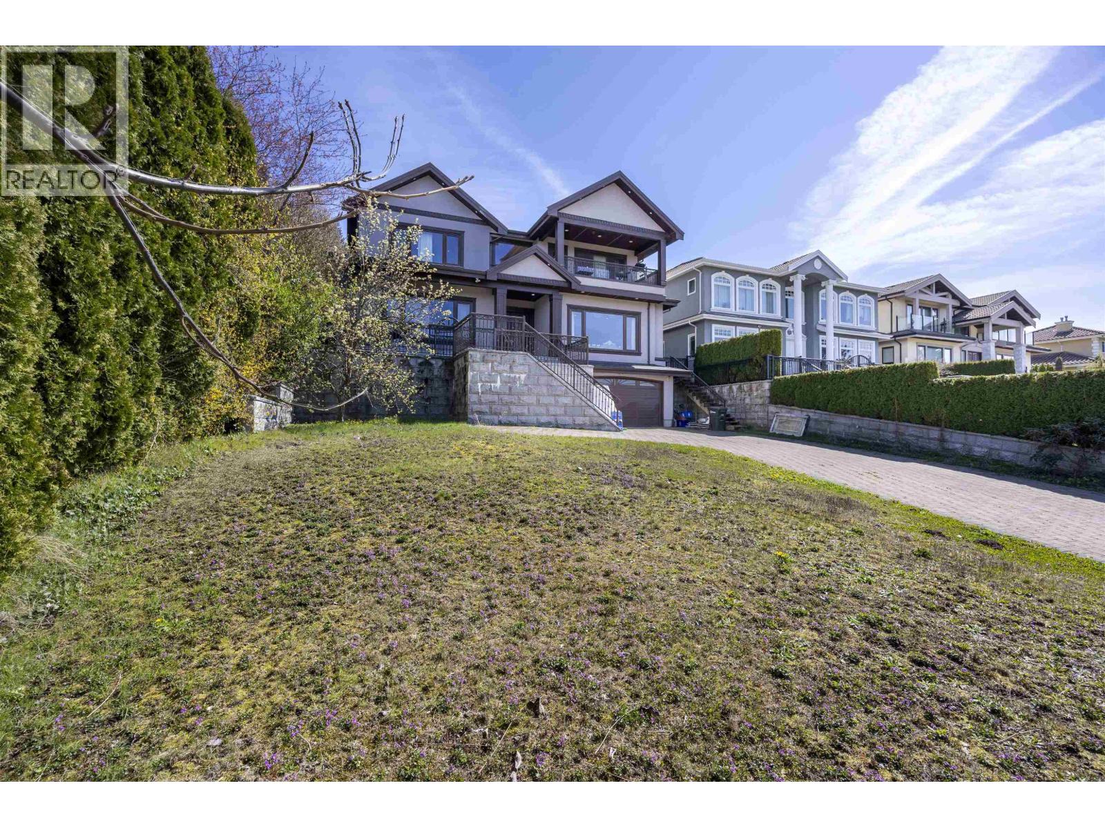 7282 Ridge Drive, Burnaby, British Columbia V5A 1B5 - Photo 2 - R3073550