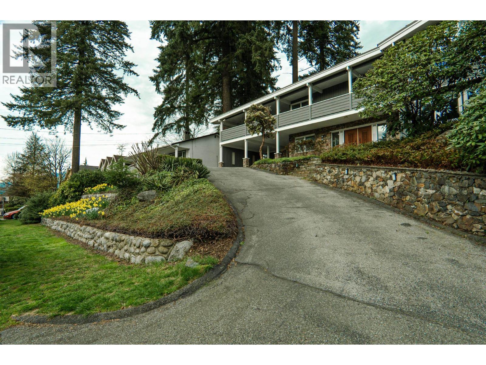 981 Kinsac Street, Coquitlam, British Columbia  V3J 4T8 - Photo 38 - R3107267