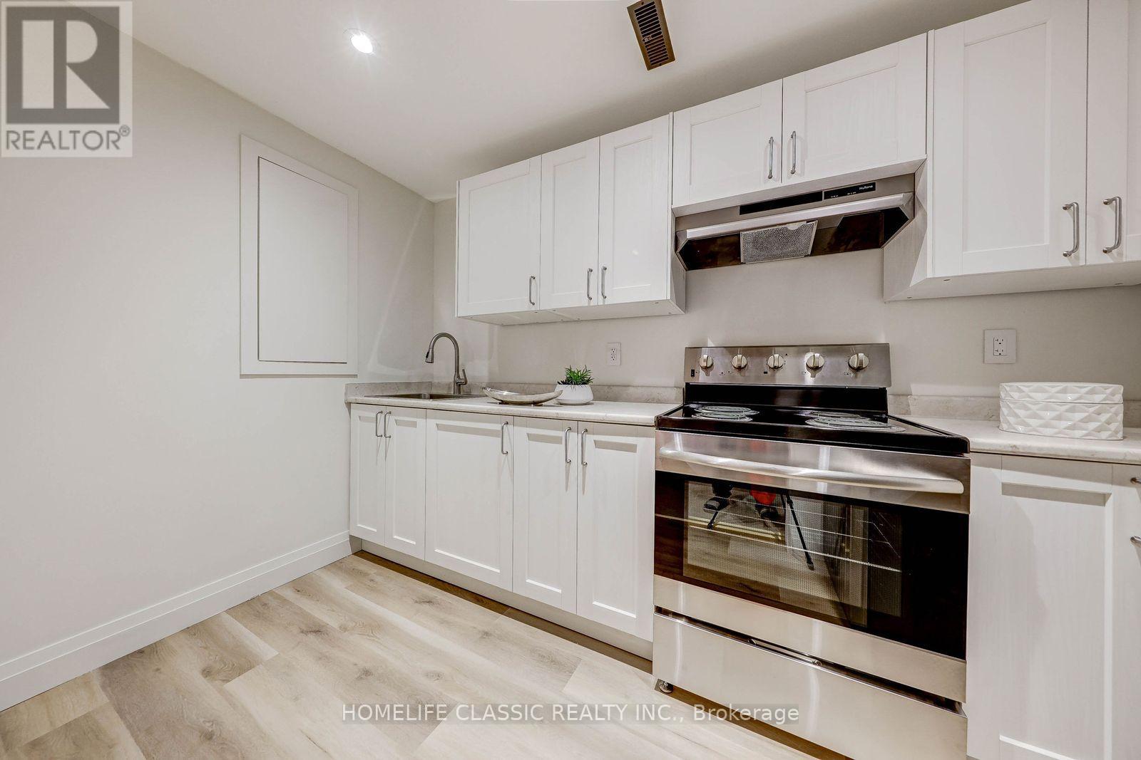 56 Gray Crescent, Richmond Hill, Ontario  L4C 5V5 - Photo 35 - N12960820