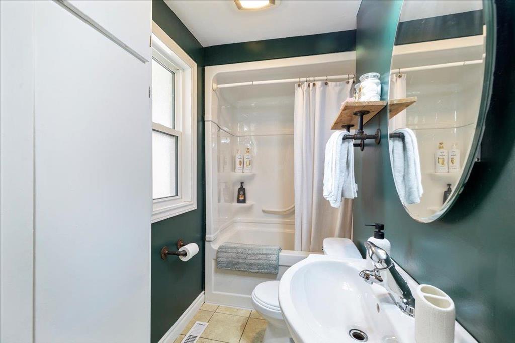 266 Parkview Street, Winnipeg, Manitoba  R3J 1S3 - Photo 12 - 202606485