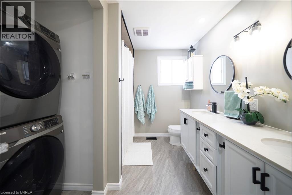 44 Shalfleet Boulevard, Brantford, Ontario  N3R 6L6 - Photo 14 - 40818093