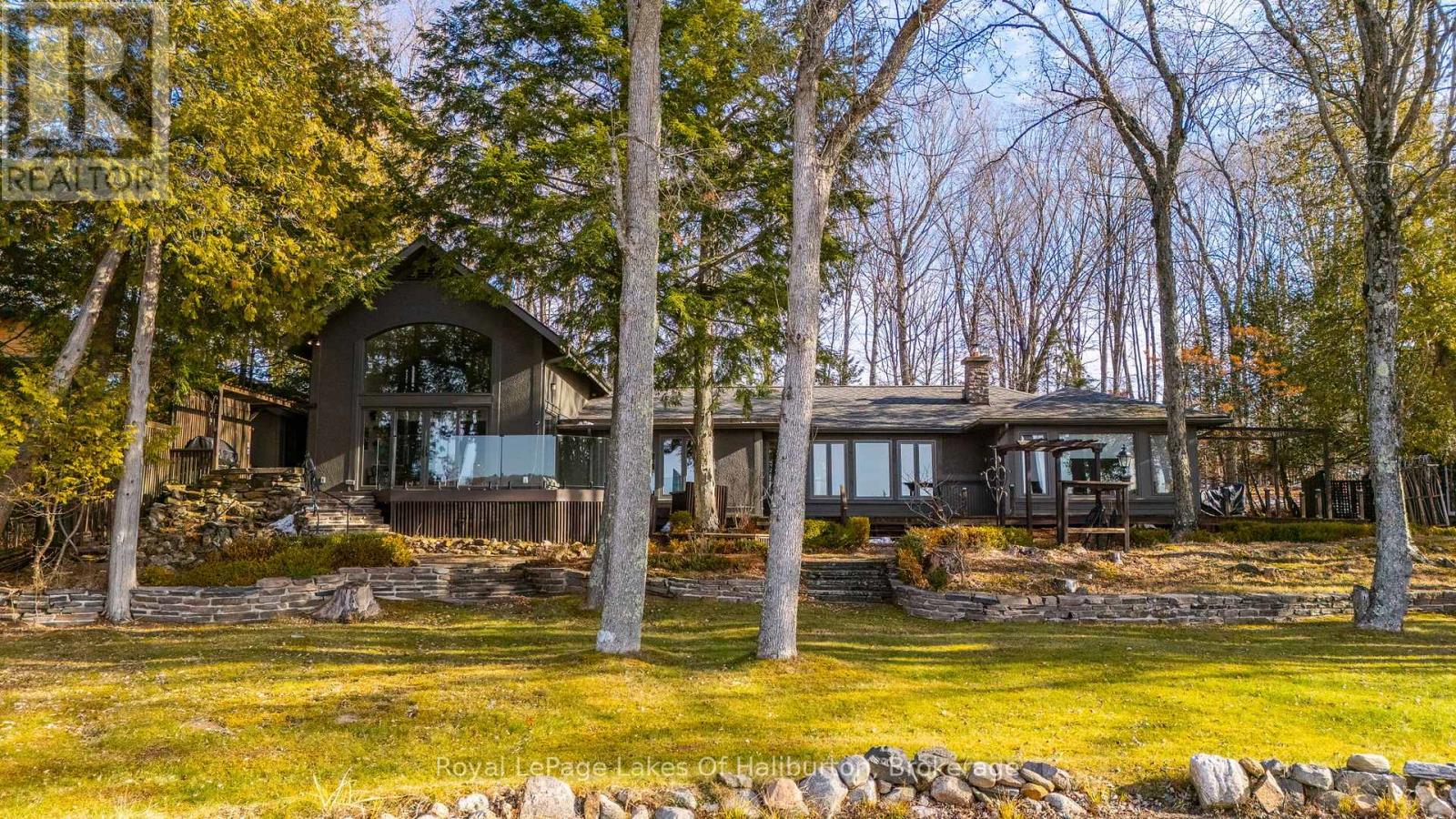 1073 Grass Lake Road, Dysart Et Al, Ontario  K0M 1S0 - Photo 2 - X12964336