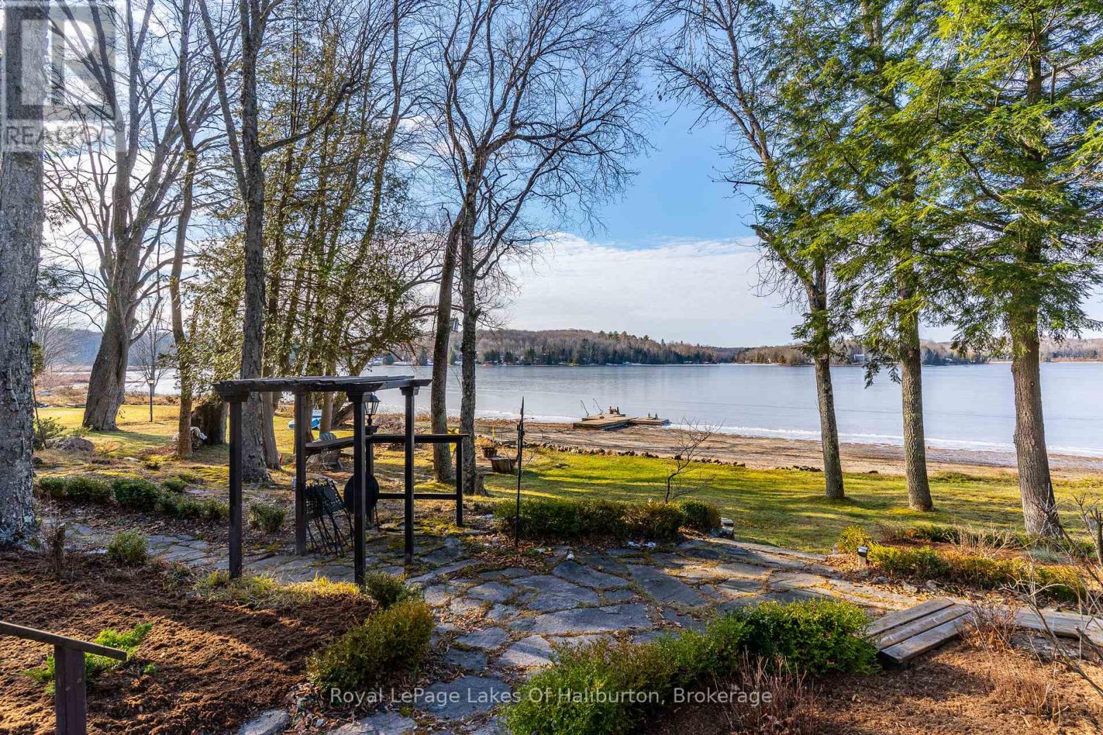 1073 Grass Lake Road, Dysart Et Al, Ontario  K0M 1S0 - Photo 5 - X12964336