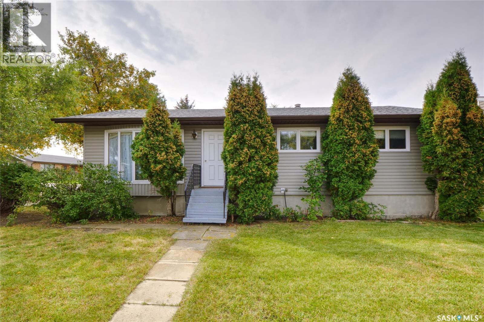 1008 Parklane DRIVE, Assiniboia, Saskatchewan