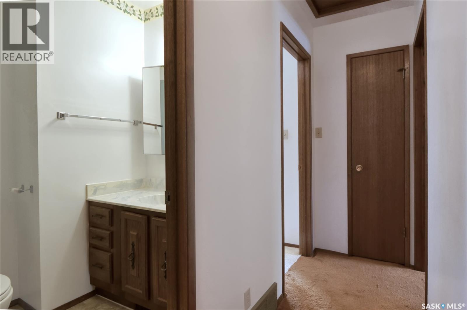 1008 Parklane Drive, Assiniboia, Saskatchewan  S0H 0B0 - Photo 13 - SK032248