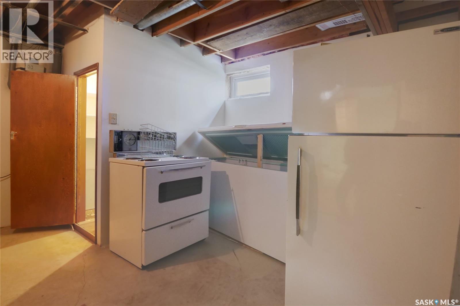 1008 Parklane Drive, Assiniboia, Saskatchewan  S0H 0B0 - Photo 29 - SK032248