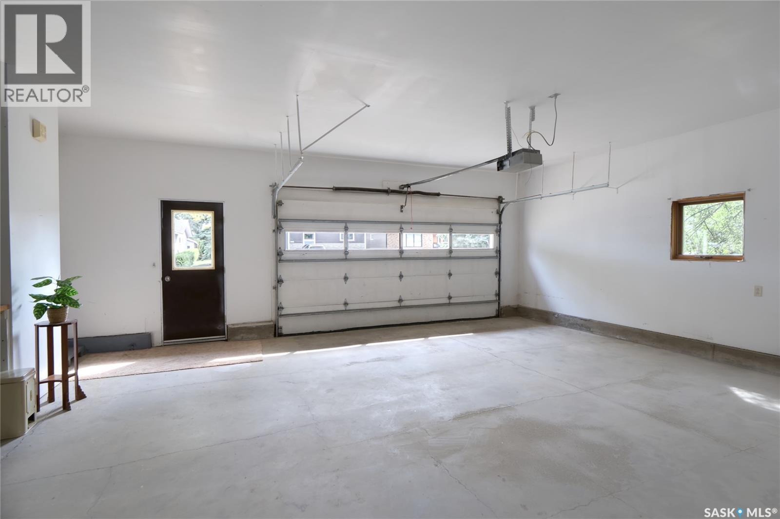 1008 Parklane Drive, Assiniboia, Saskatchewan  S0H 0B0 - Photo 32 - SK032248