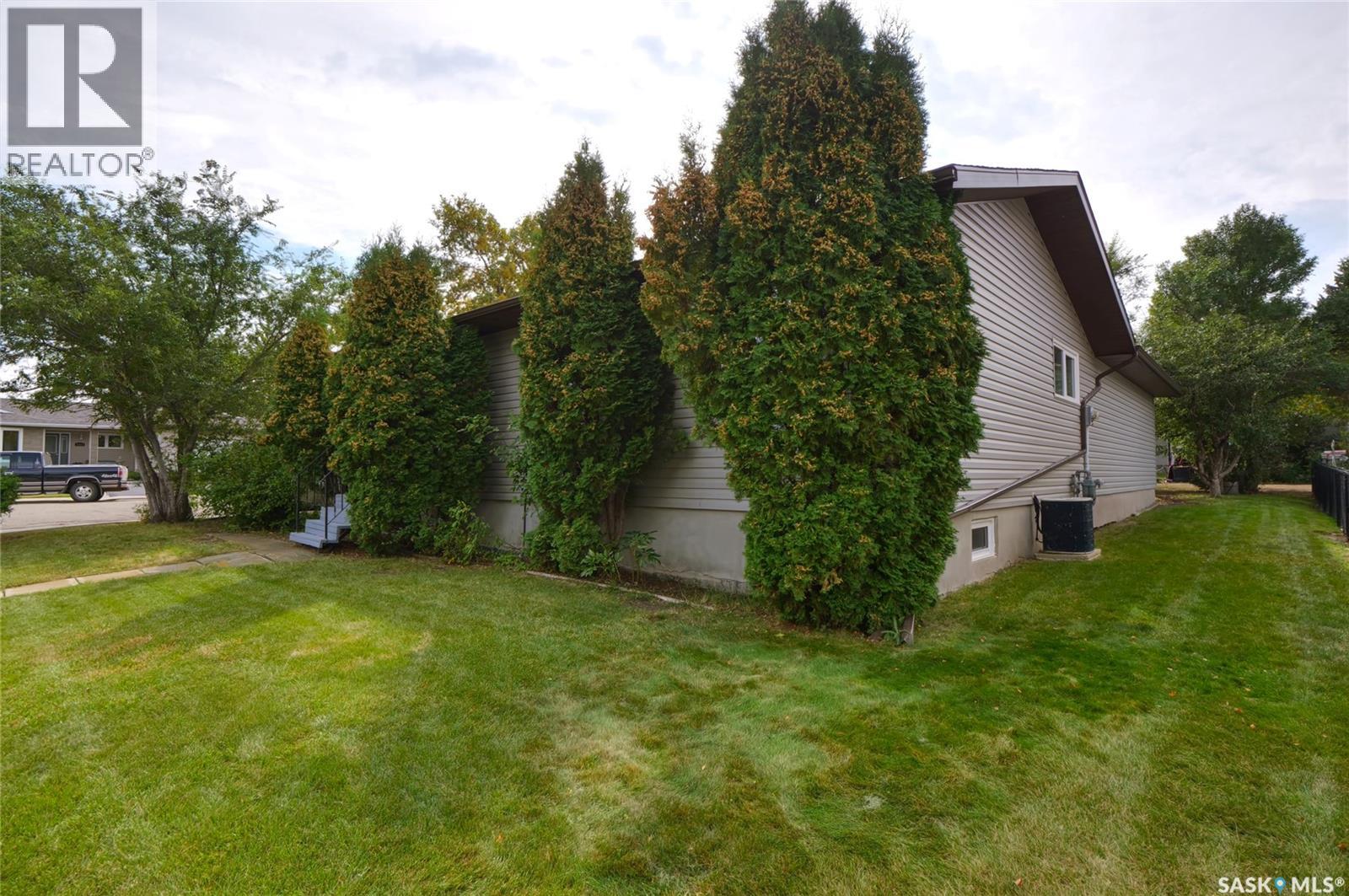 1008 Parklane Drive, Assiniboia, Saskatchewan  S0H 0B0 - Photo 36 - SK032248