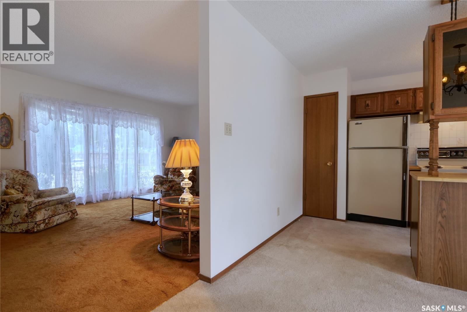 1008 Parklane Drive, Assiniboia, Saskatchewan  S0H 0B0 - Photo 5 - SK032248