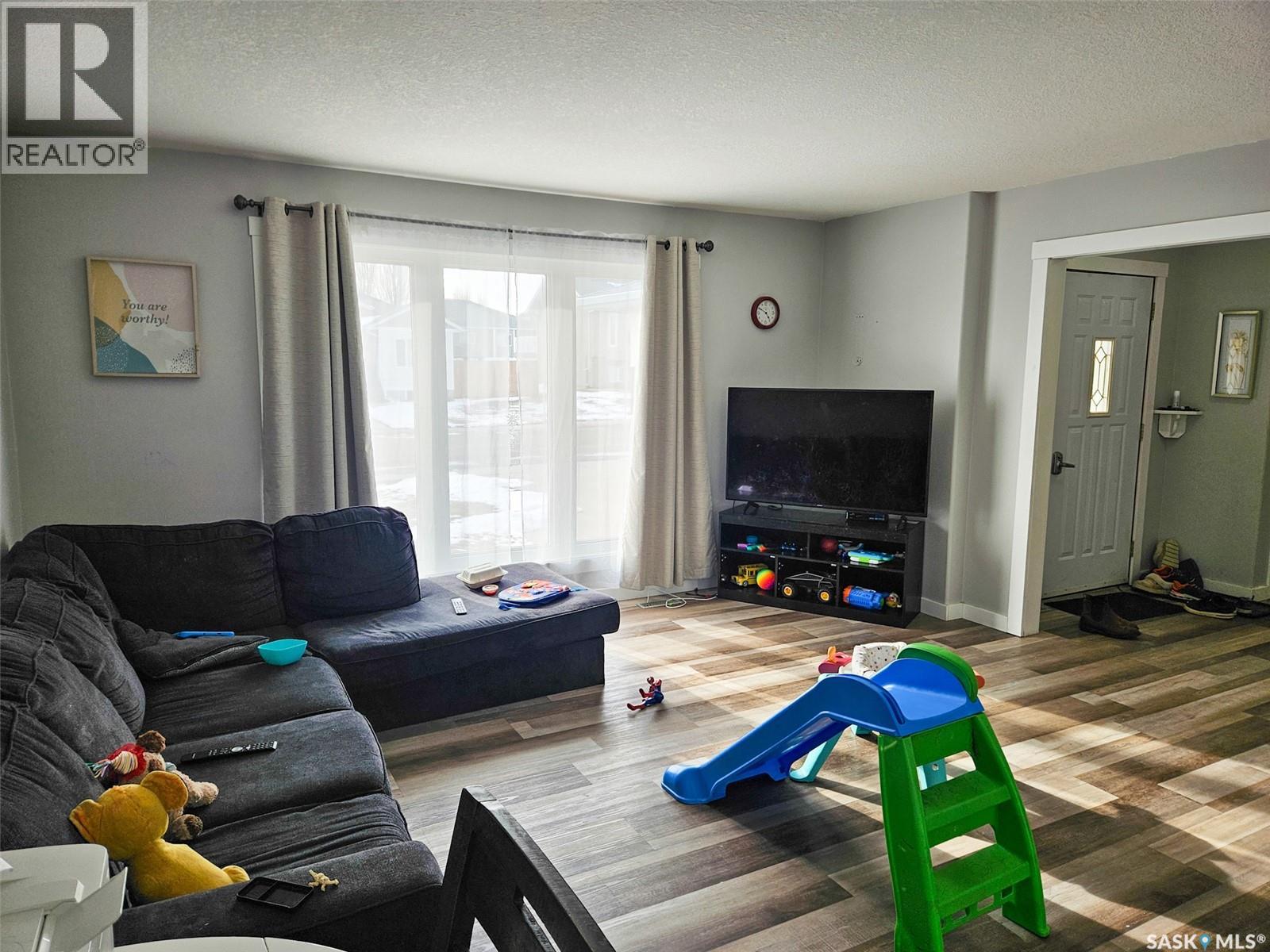 519 Palliser Drive, Swift Current, Saskatchewan  S9H 5C5 - Photo 3 - SK032247