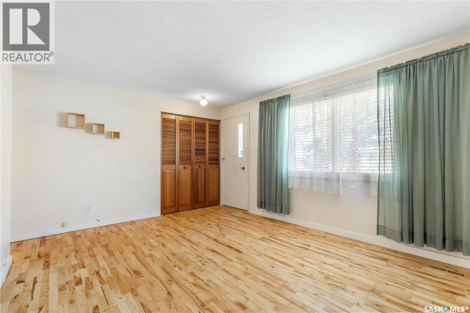 761 Sneddon Street, Regina, Saskatchewan  S4T 6H3 - Photo 4 - SK032244