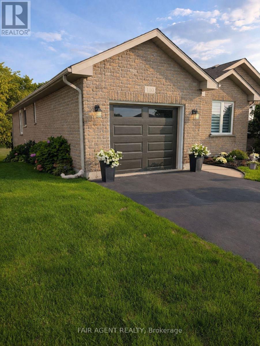 110 Milton Seiler Crescent, Minto, Ontario  N0G 2P0 - Photo 3 - X12869552