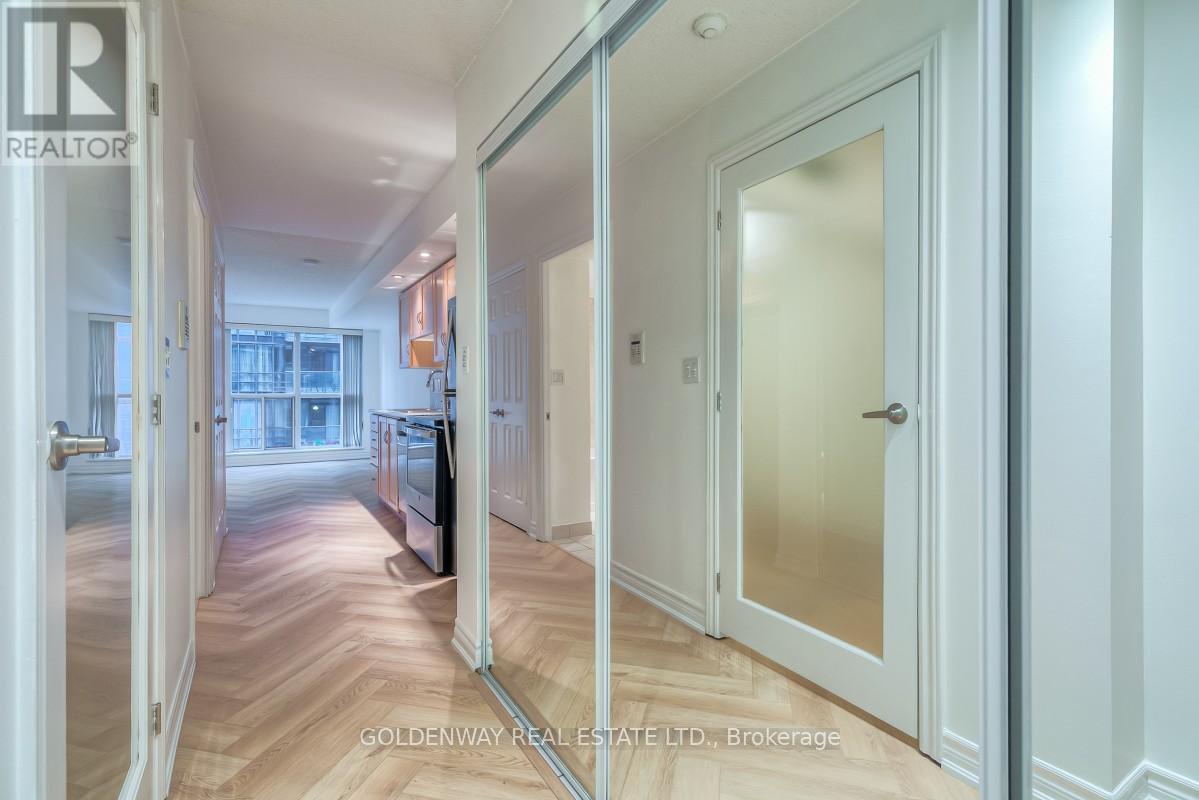 708 - 270 Wellington Street W, Toronto, Ontario  M5V 3P5 - Photo 3 - C12965442