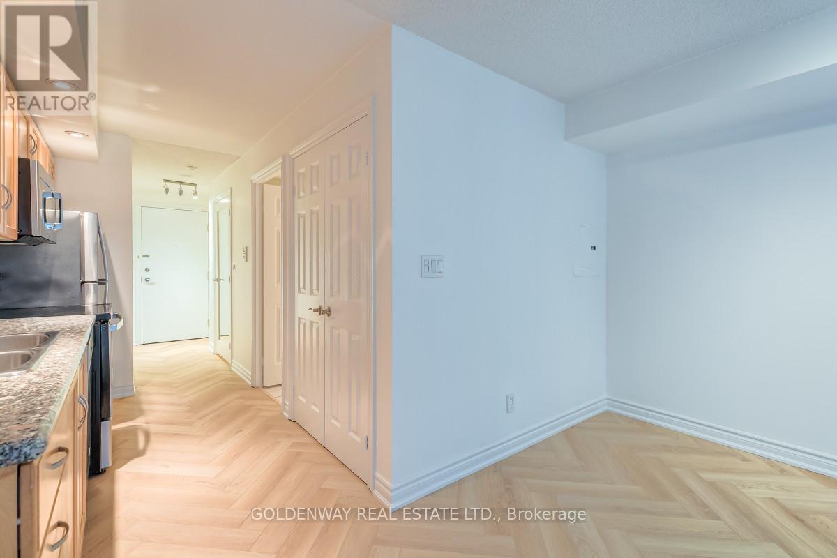 708 - 270 Wellington Street W, Toronto, Ontario  M5V 3P5 - Photo 9 - C12965442