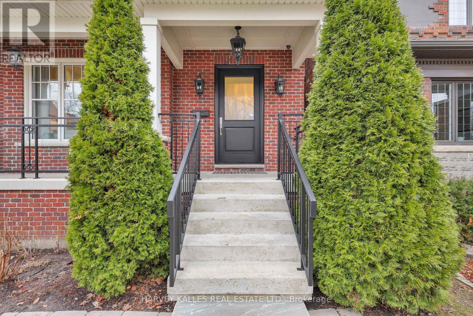 188 Snowdon Avenue, Toronto, Ontario  M4N 2B2 - Photo 3 - C12965482