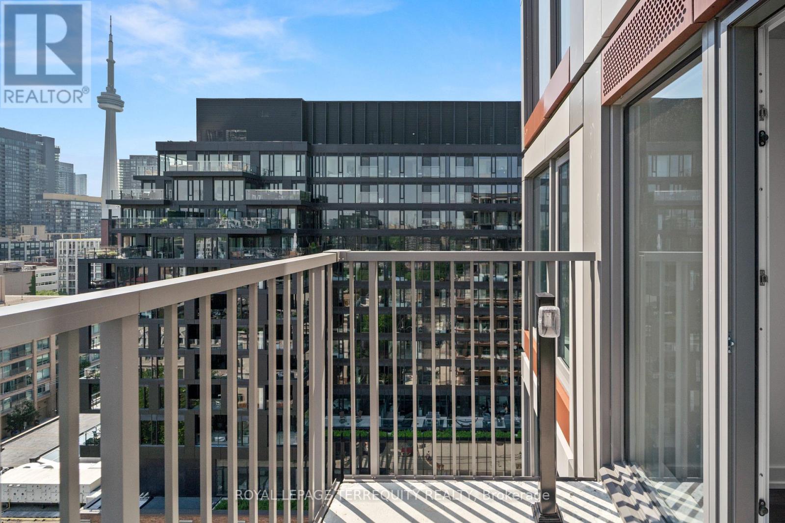 1303 - 2 Augusta Avenue, Toronto, Ontario M5V 0T3 - Photo 18 - C12965492