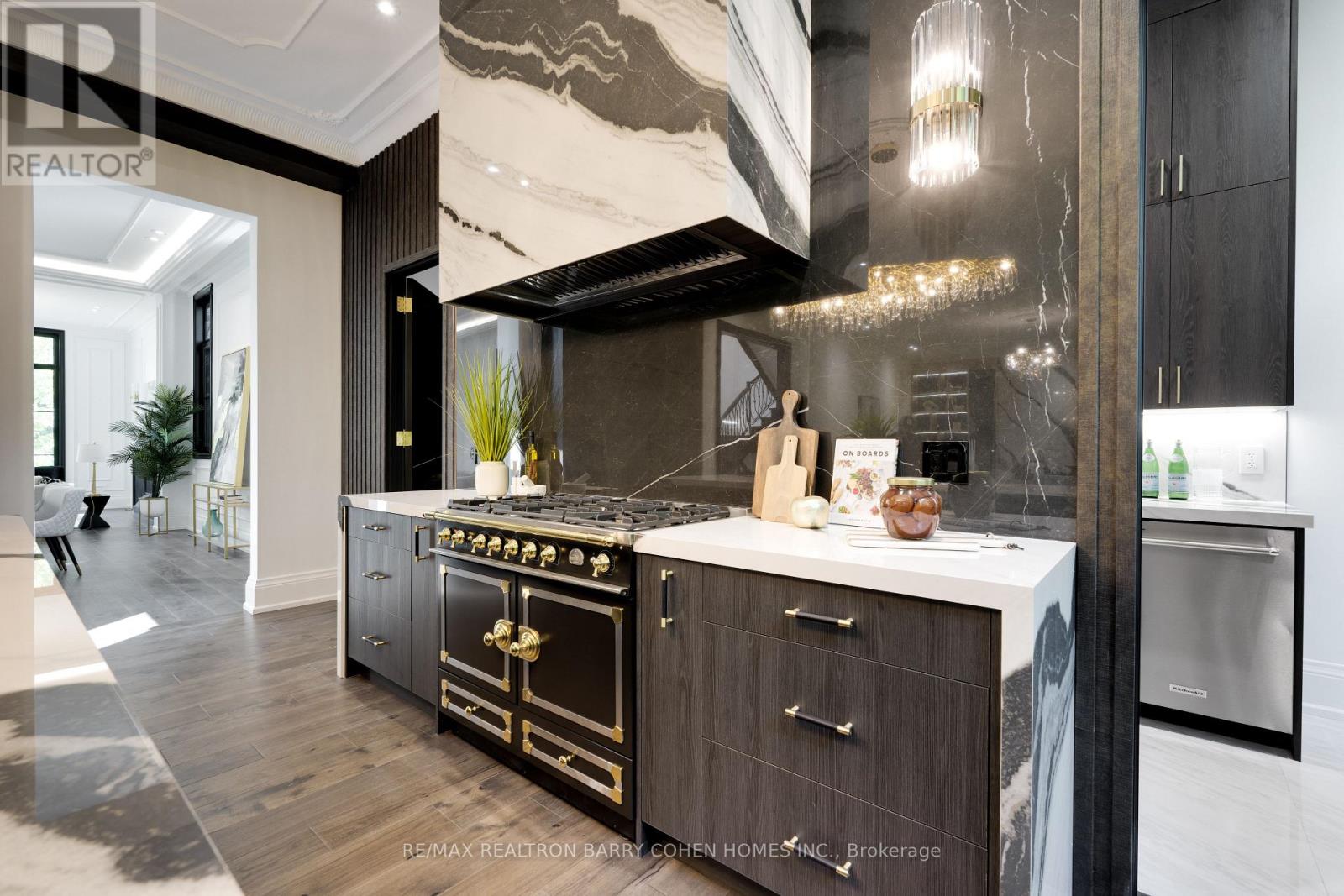 67 Montressor Drive N, Toronto, Ontario  M2P 1Z3 - Photo 13 - C12965526