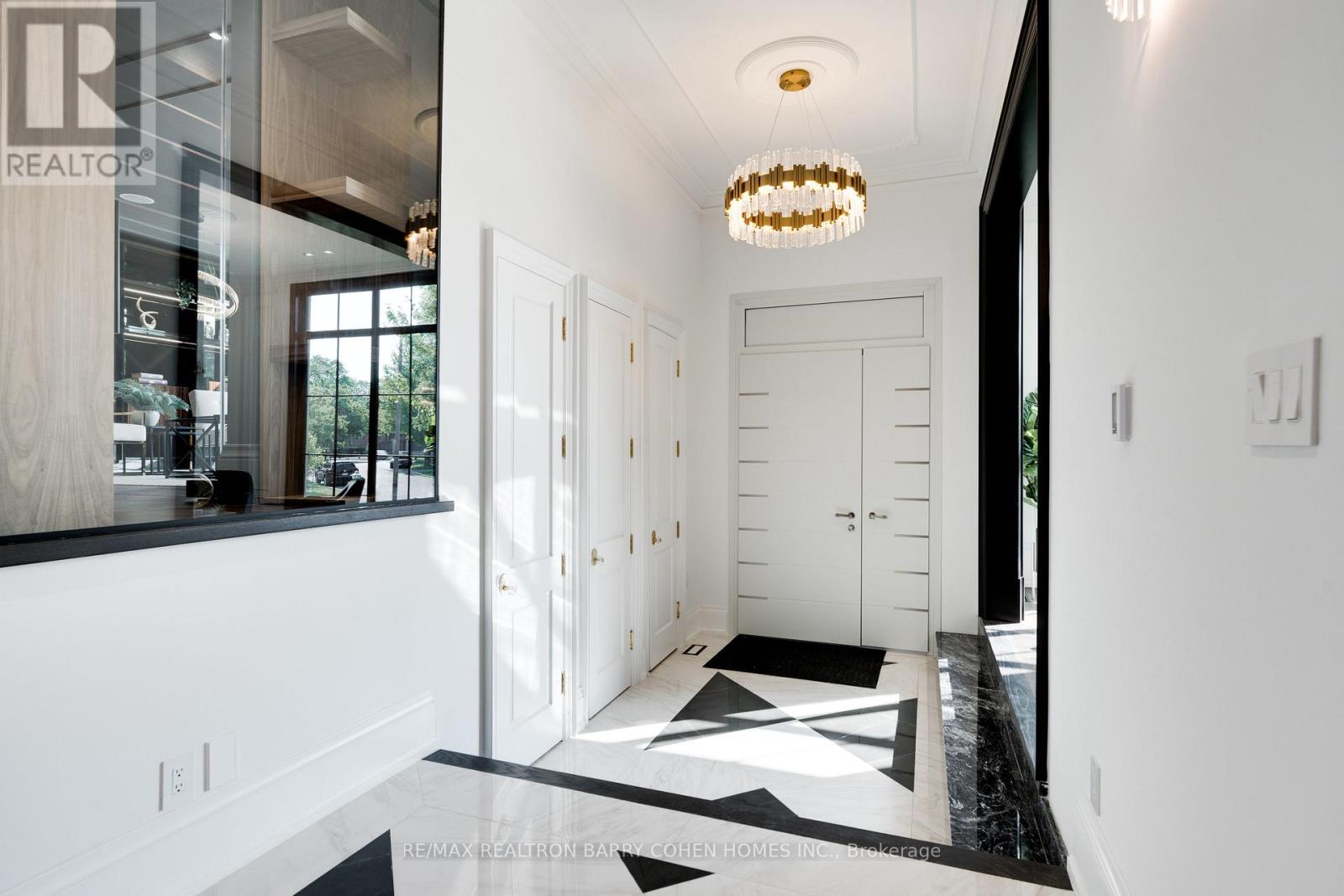 67 Montressor Drive N, Toronto, Ontario  M2P 1Z3 - Photo 2 - C12965526