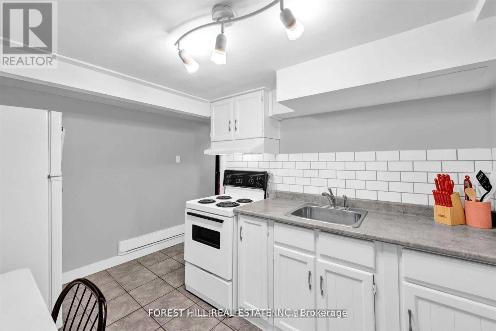 Lower - 996 Bayview Avenue, Toronto, Ontario  M4G 2Z6 - Photo 12 - C12965560