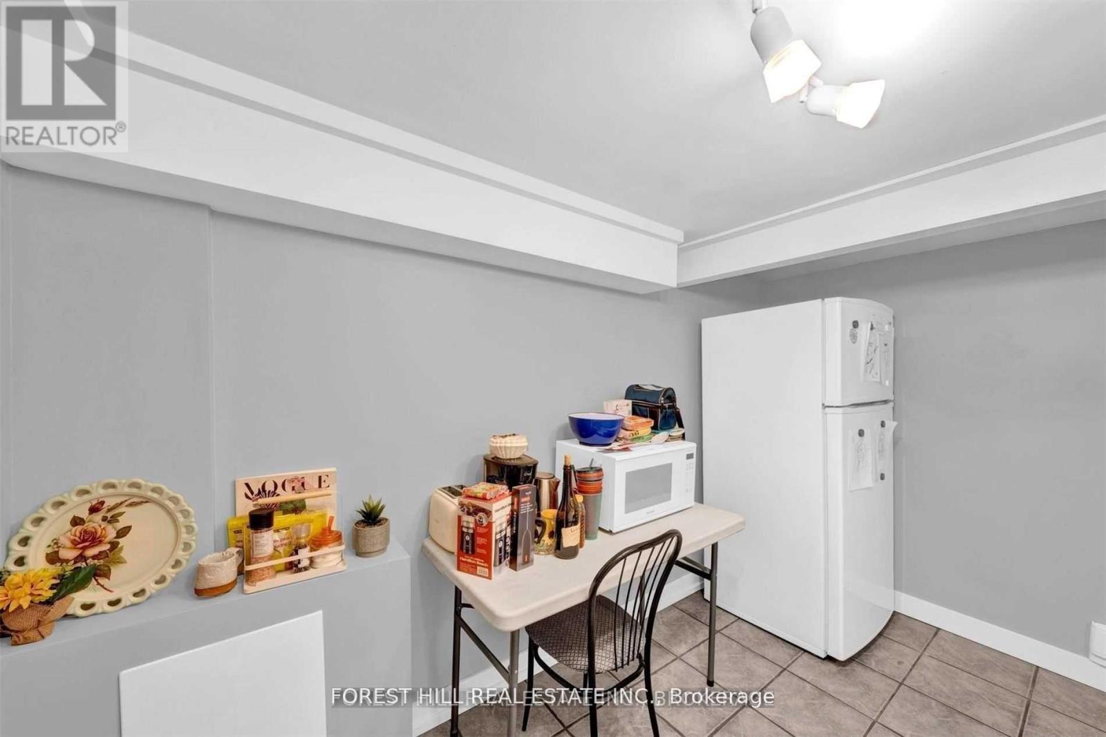 Lower - 996 Bayview Avenue, Toronto, Ontario  M4G 2Z6 - Photo 13 - C12965560