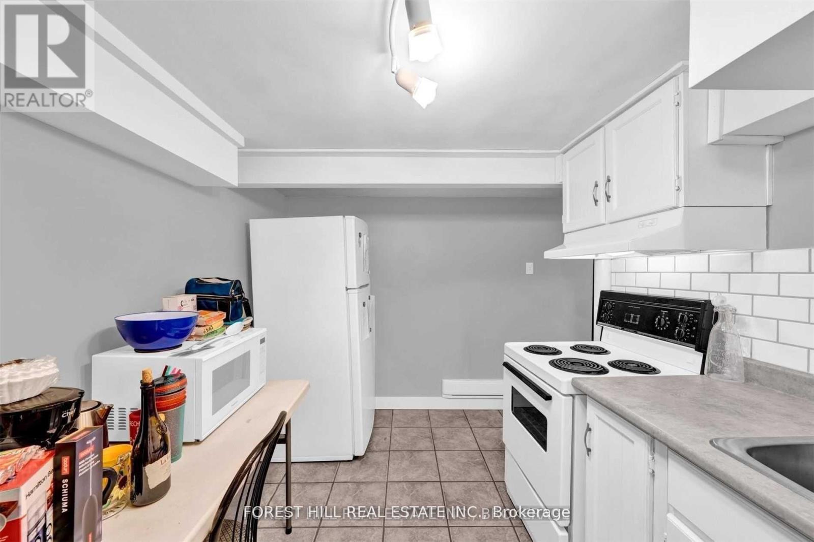 Lower - 996 Bayview Avenue, Toronto, Ontario  M4G 2Z6 - Photo 17 - C12965560