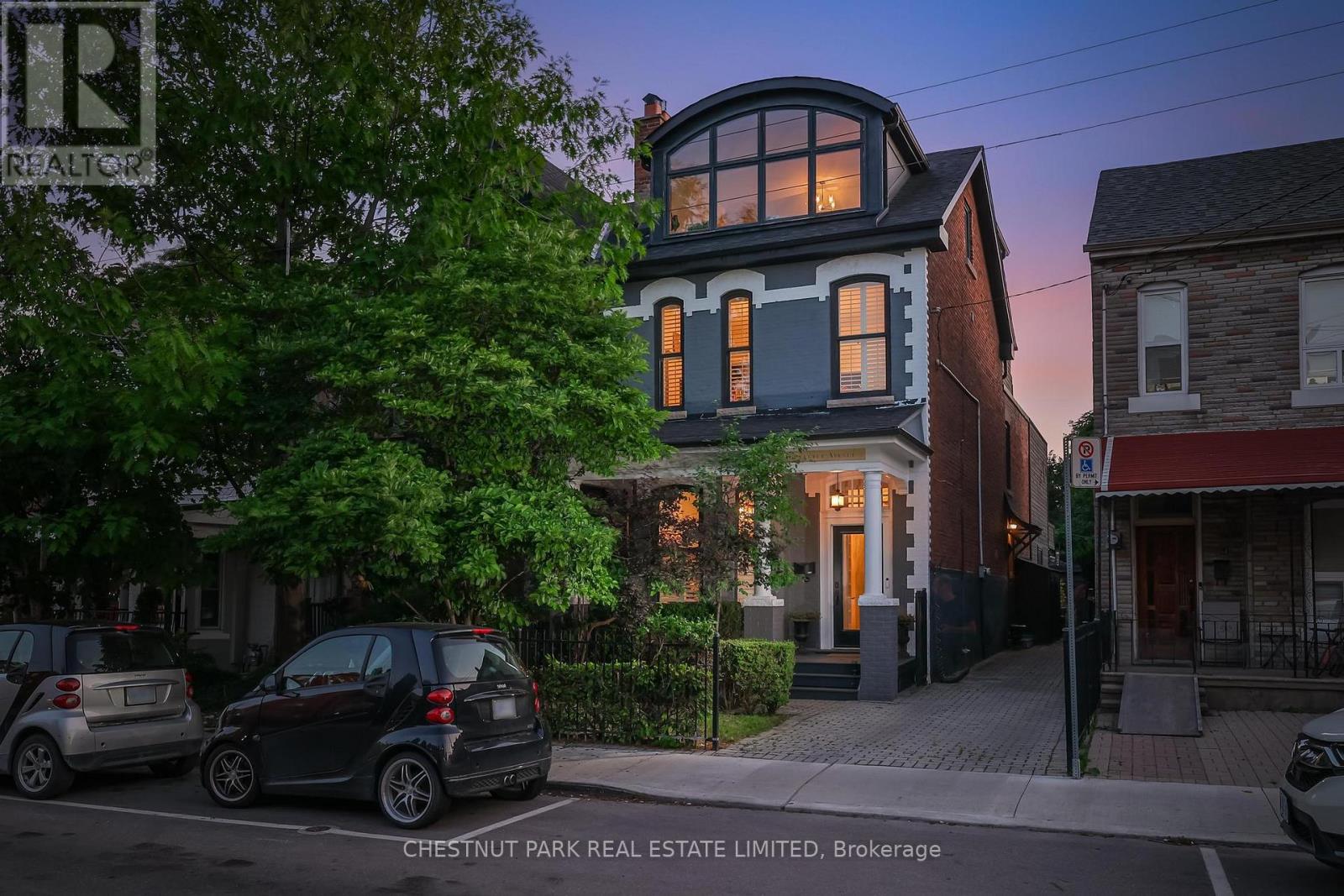 82 Bellevue Avenue, Toronto, Ontario  M5T 2N7 - Photo 2 - C12965592