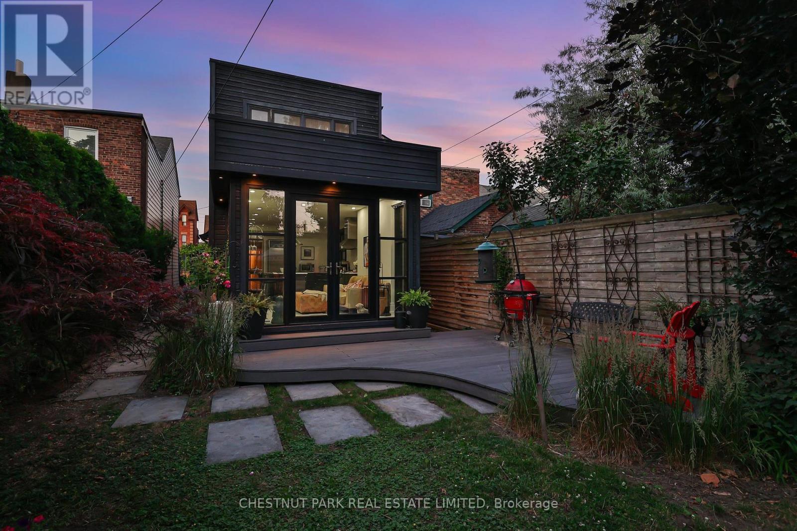 82 Bellevue Avenue, Toronto, Ontario  M5T 2N7 - Photo 38 - C12965592