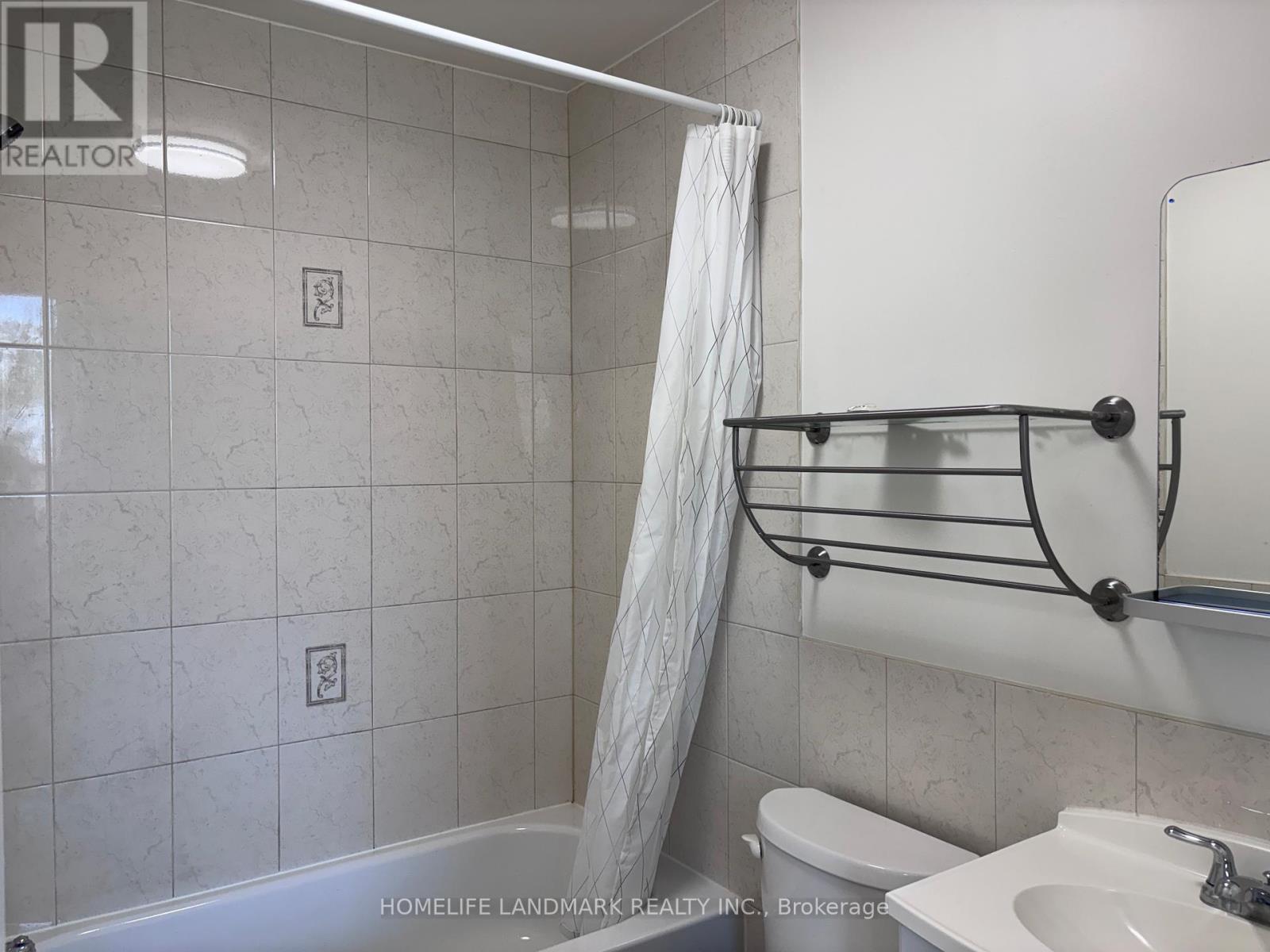 201 - 440 Spadina Avenue, Toronto, Ontario  M5T 2G8 - Photo 3 - C12965628