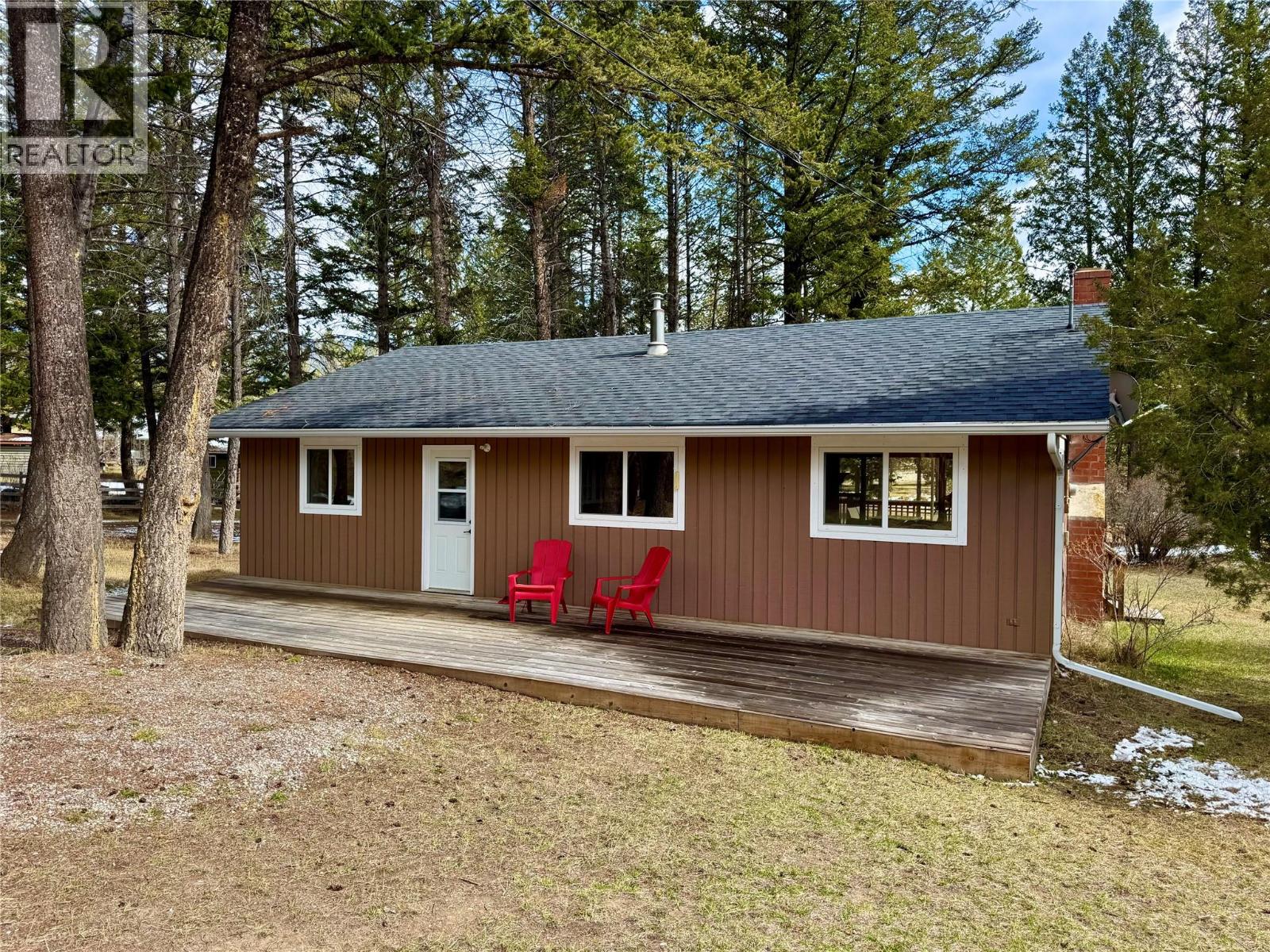 8279 Sun Creek Road, Canal Flats, British Columbia