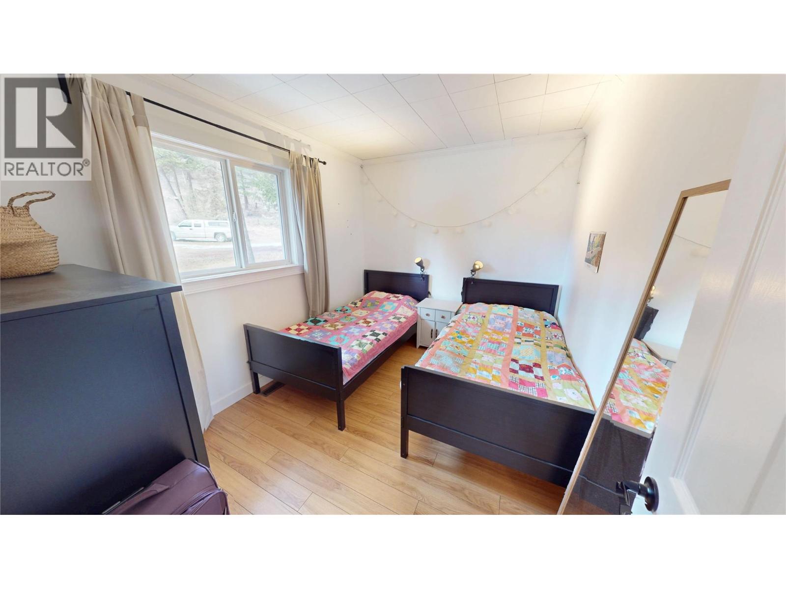 8279 Sun Creek Road, Canal Flats, British Columbia  V0B 1B0 - Photo 13 - 10382317