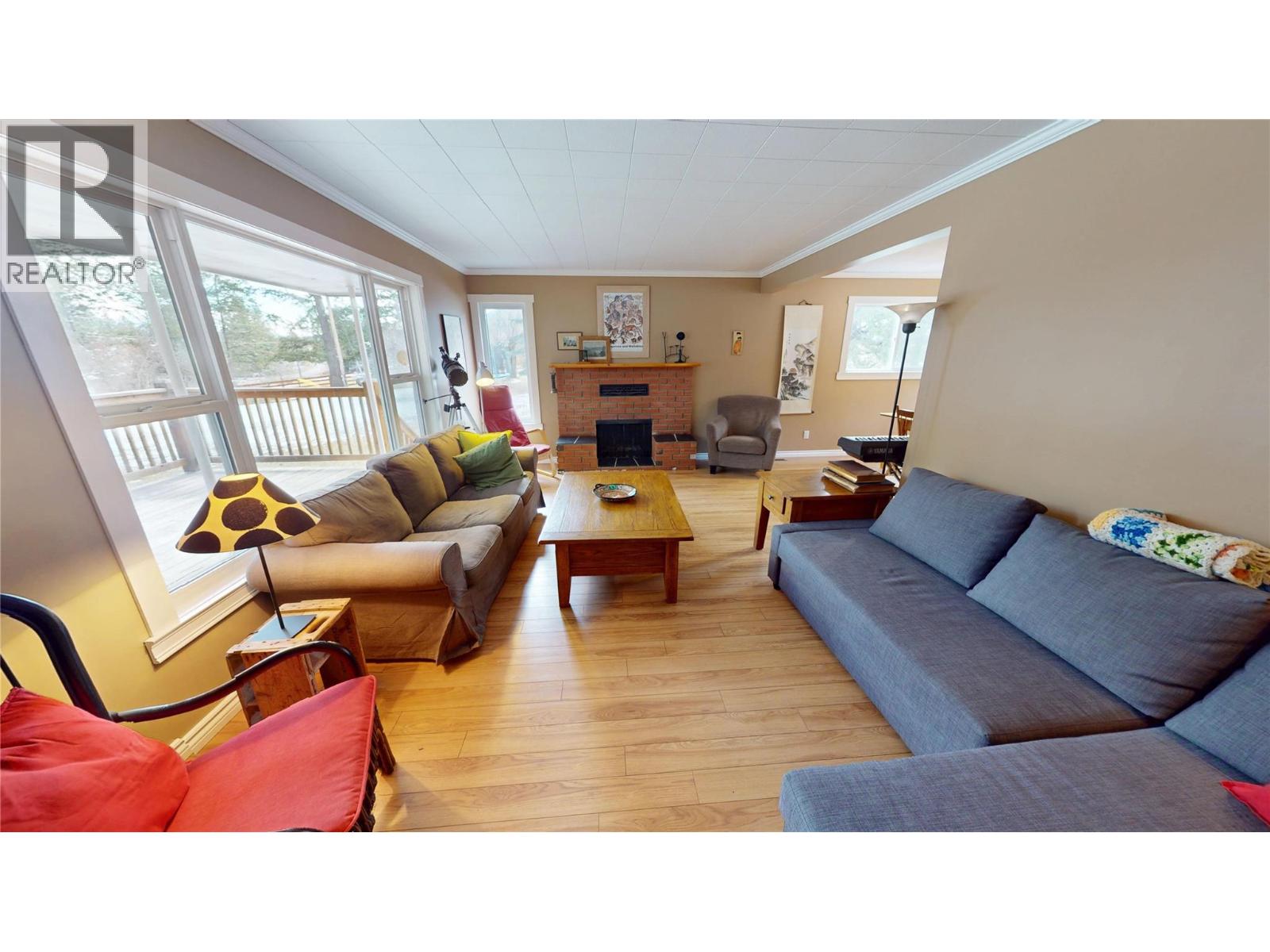 8279 Sun Creek Road, Canal Flats, British Columbia  V0B 1B0 - Photo 6 - 10382317