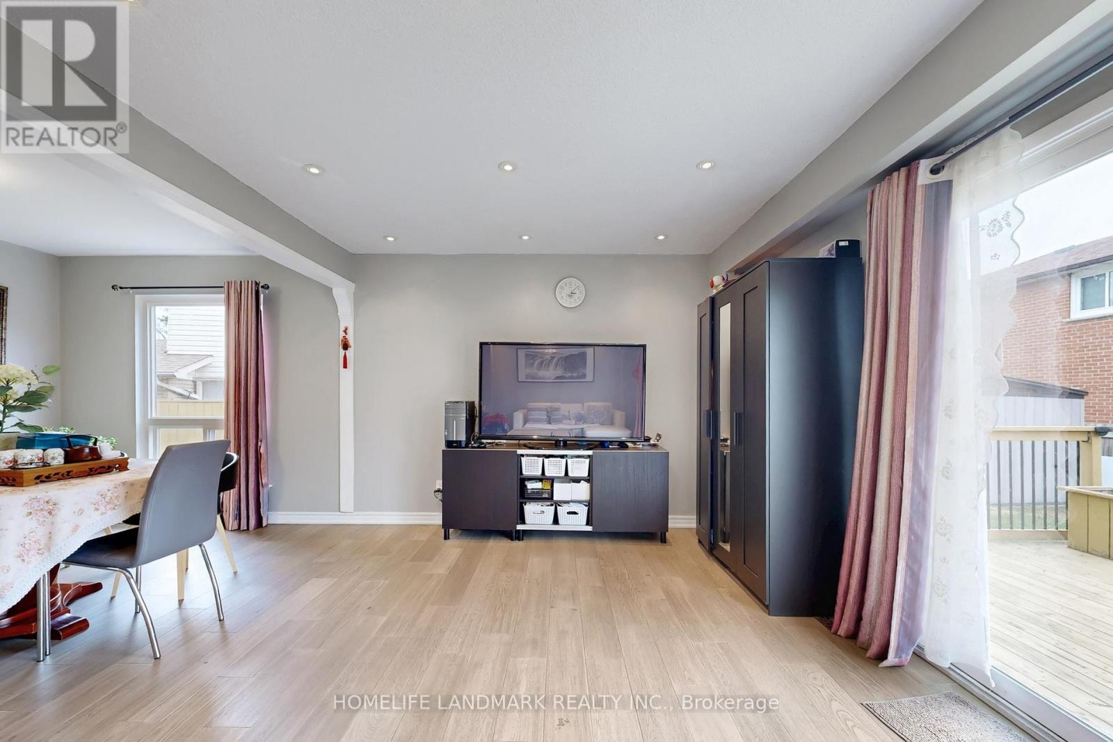 75 Dragoon Crescent, Toronto, Ontario  M1V 1N5 - Photo 10 - E12965478