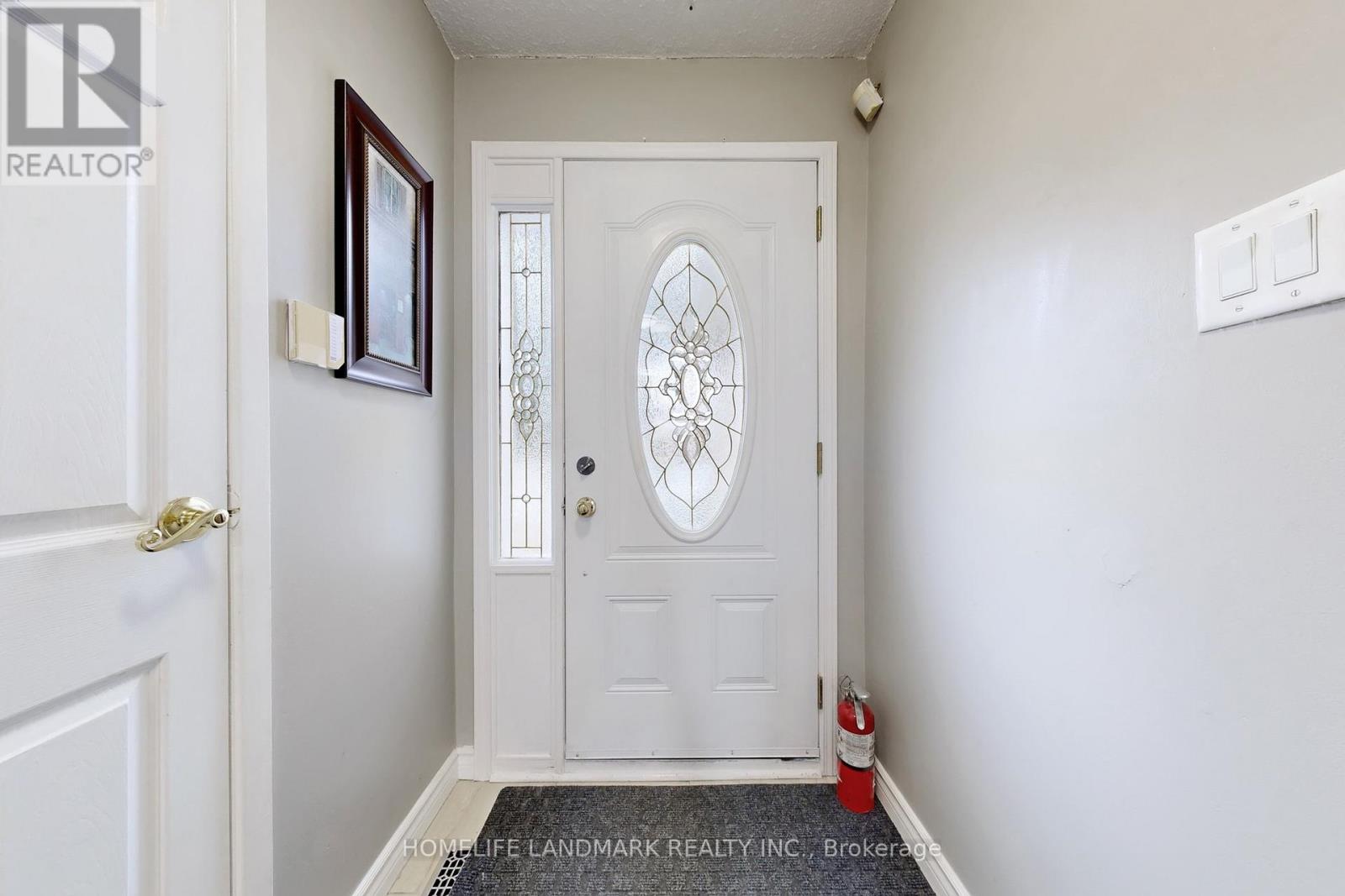 75 Dragoon Crescent, Toronto, Ontario  M1V 1N5 - Photo 7 - E12965478