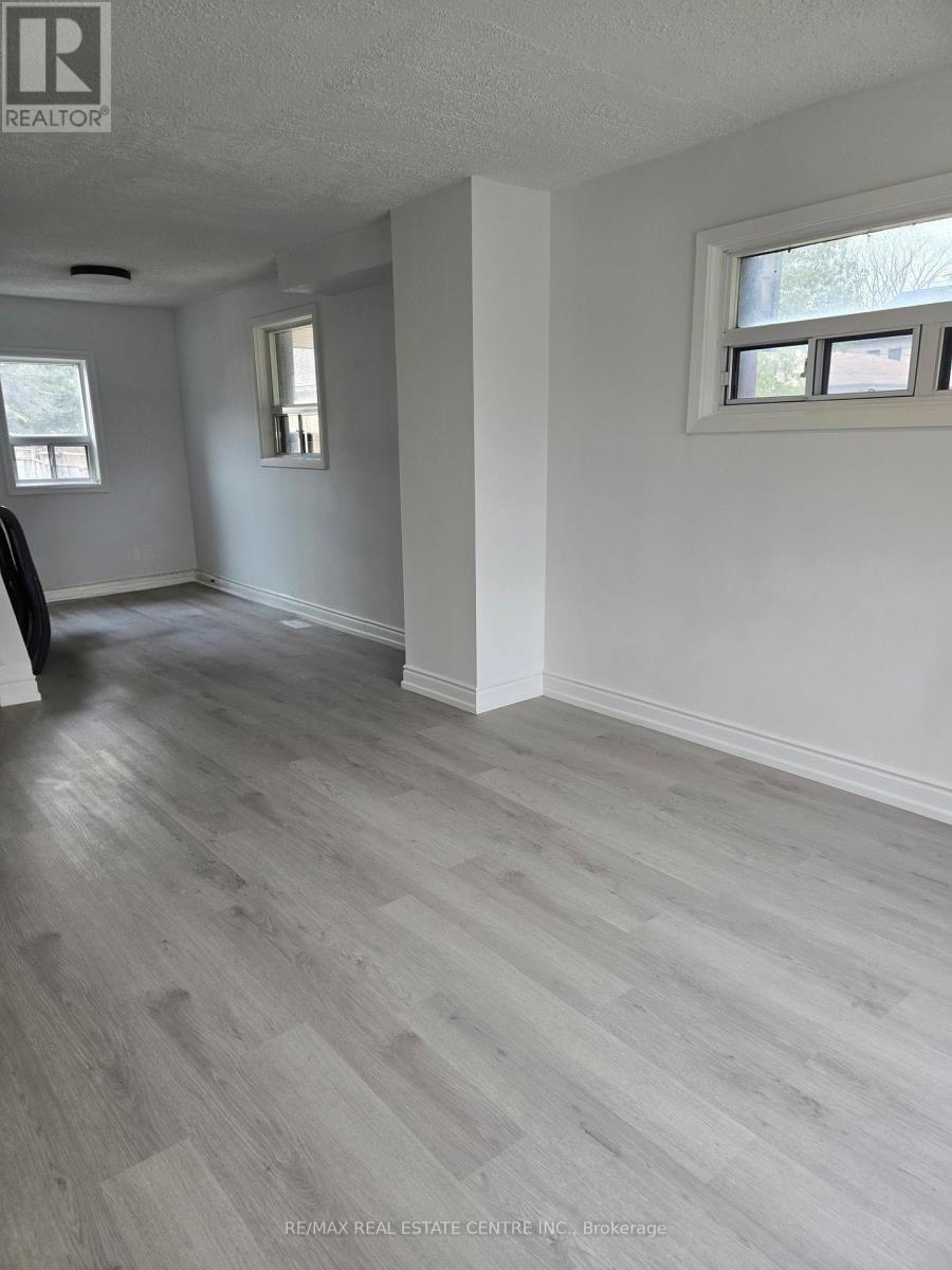 Main Level - 176 Beechgrove Drive, Toronto, Ontario  M1E 3Z5 - Photo 4 - E12965554