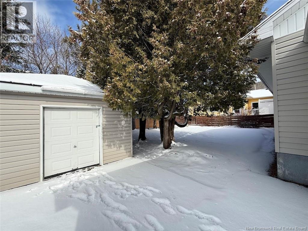 52 47th Avenue, Edmundston, New Brunswick  E3V 3C2 - Photo 11 - NB136266