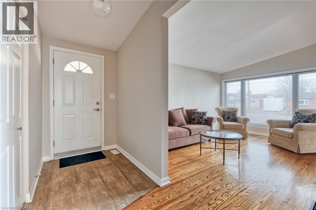 63 Sunrise Drive, Hamilton, Ontario  L8K 4C4 - Photo 4 - 40814434