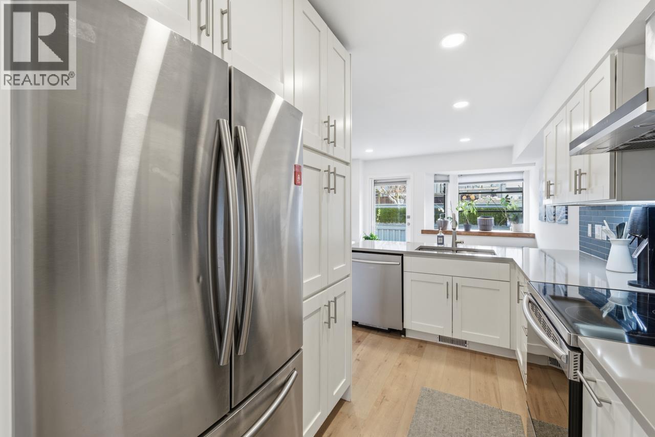 10 2118 Eastern Avenue, North Vancouver, British Columbia  V7L 3G3 - Photo 9 - R3105771