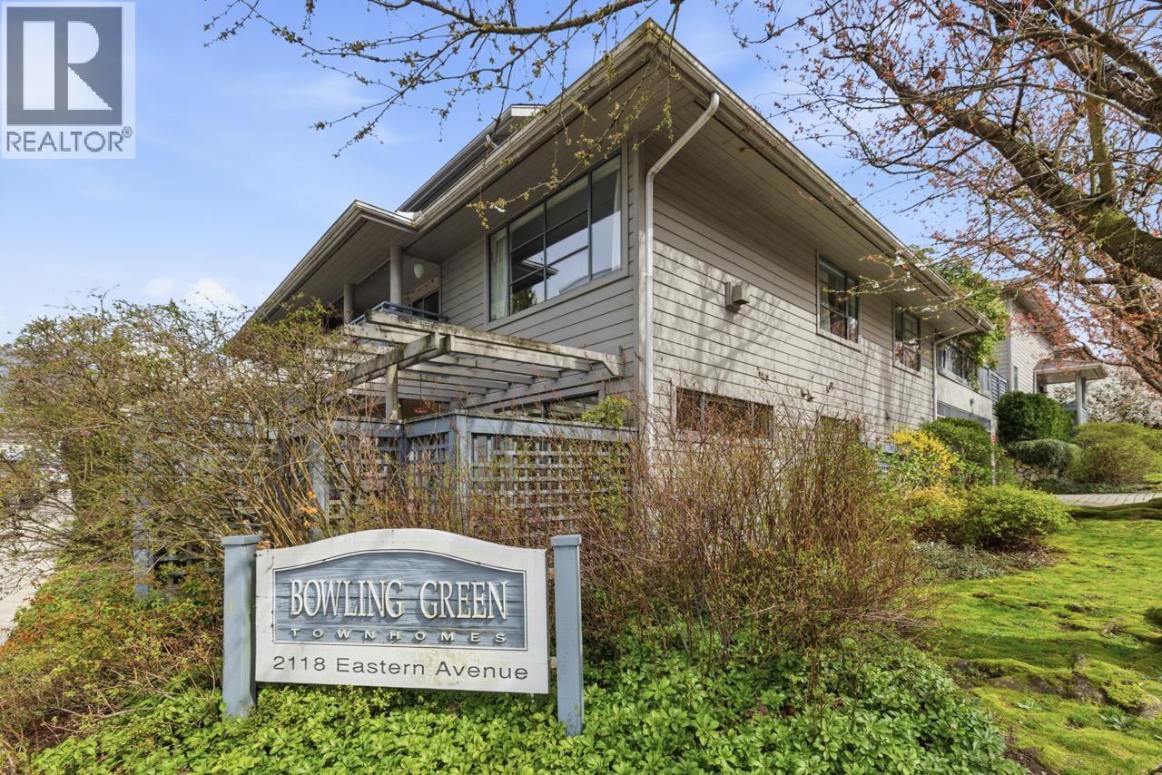 10 2118 EASTERN AVENUE, North Vancouver, British Columbia