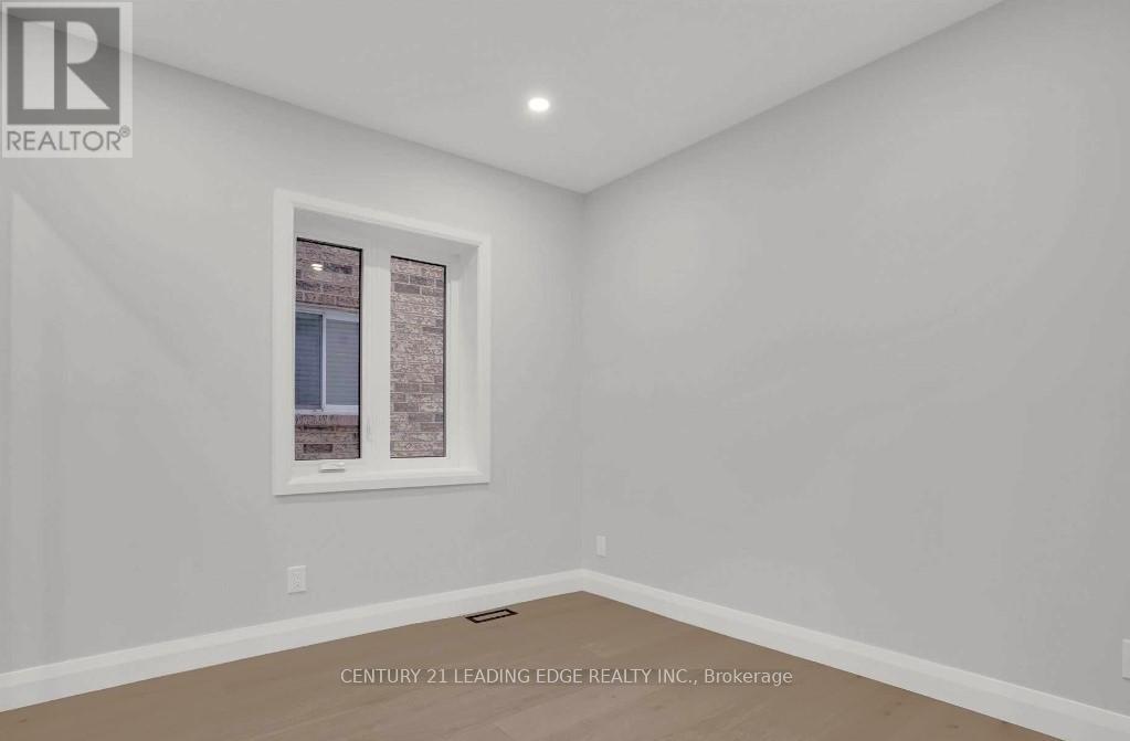 Main Fl - 346 Lauder Avenue, Toronto, Ontario  M6E 3H8 - Photo 7 - C12962484