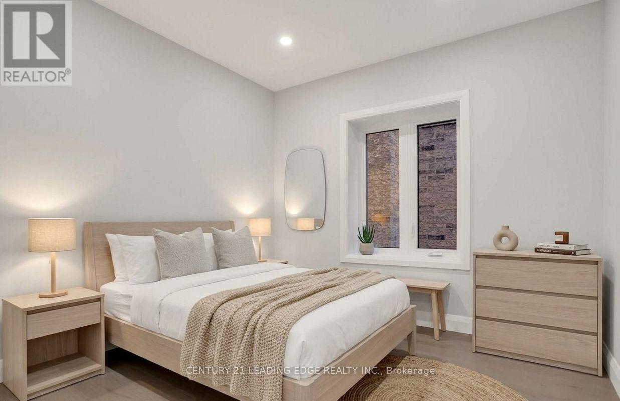 Main Fl - 346 Lauder Avenue, Toronto, Ontario  M6E 3H8 - Photo 6 - C12962484