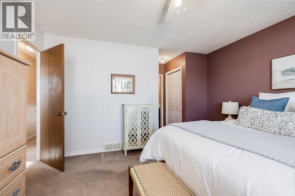 240 Summerwood Place SE, Airdrie, Alberta  T4B 1W3 - Photo 16 - A2299090