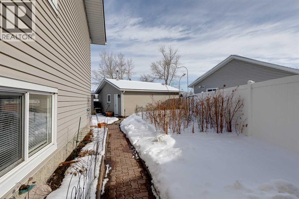 240 Summerwood Place SE, Airdrie, Alberta  T4B 1W3 - Photo 37 - A2299090