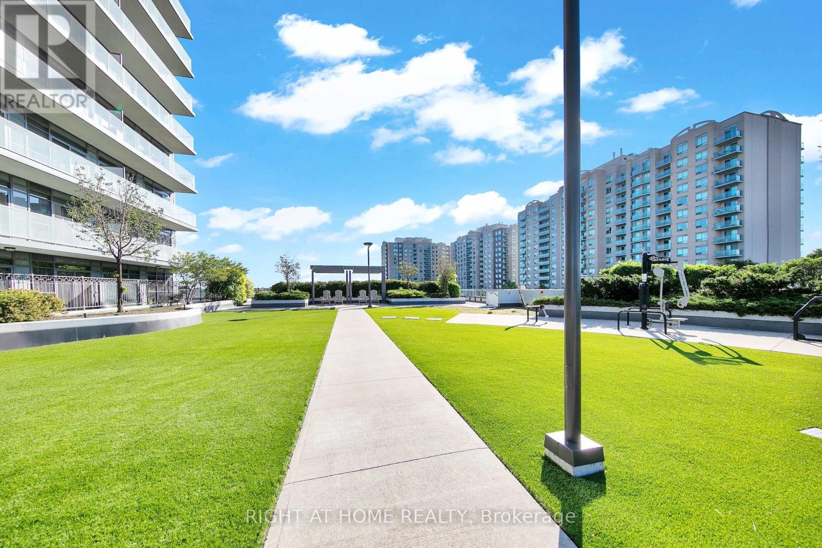 903 - 65 Oneida Crescent, Richmond Hill, Ontario  L4B 0G9 - Photo 21 - N12965502