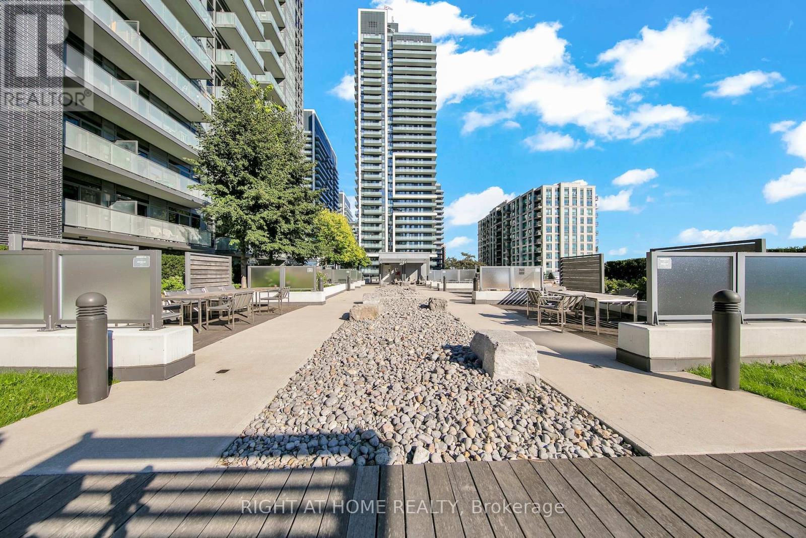 903 - 65 Oneida Crescent, Richmond Hill, Ontario  L4B 0G9 - Photo 28 - N12965502