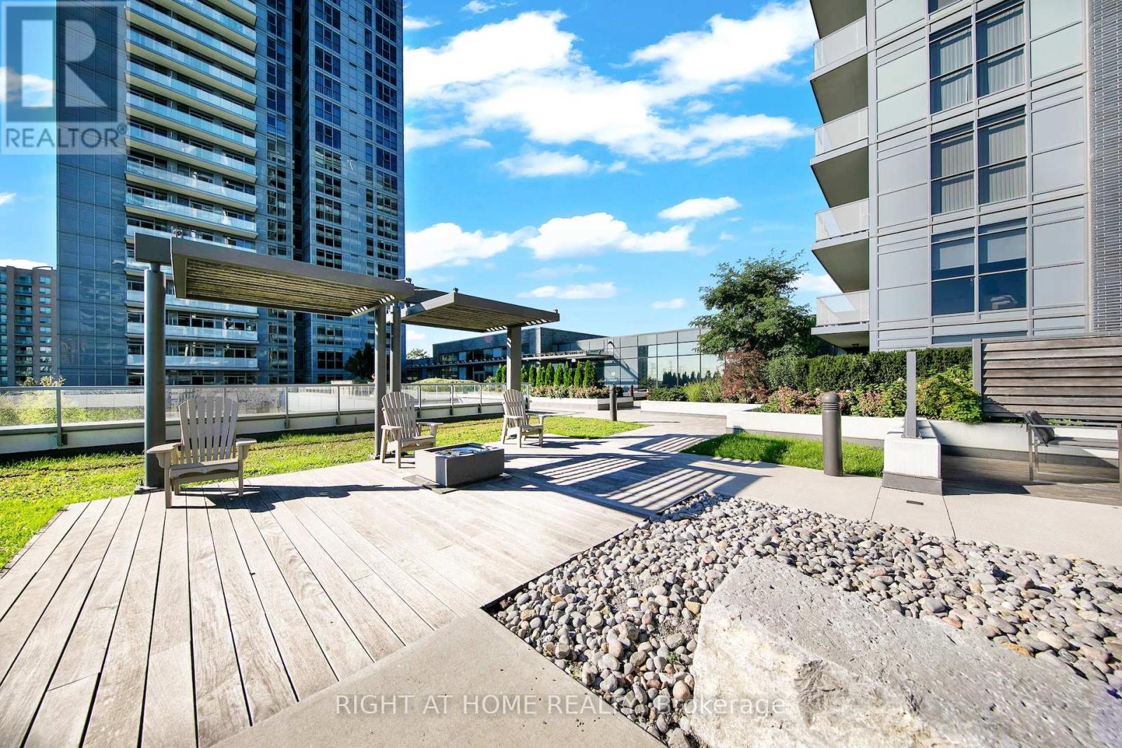 903 - 65 Oneida Crescent, Richmond Hill, Ontario  L4B 0G9 - Photo 29 - N12965502