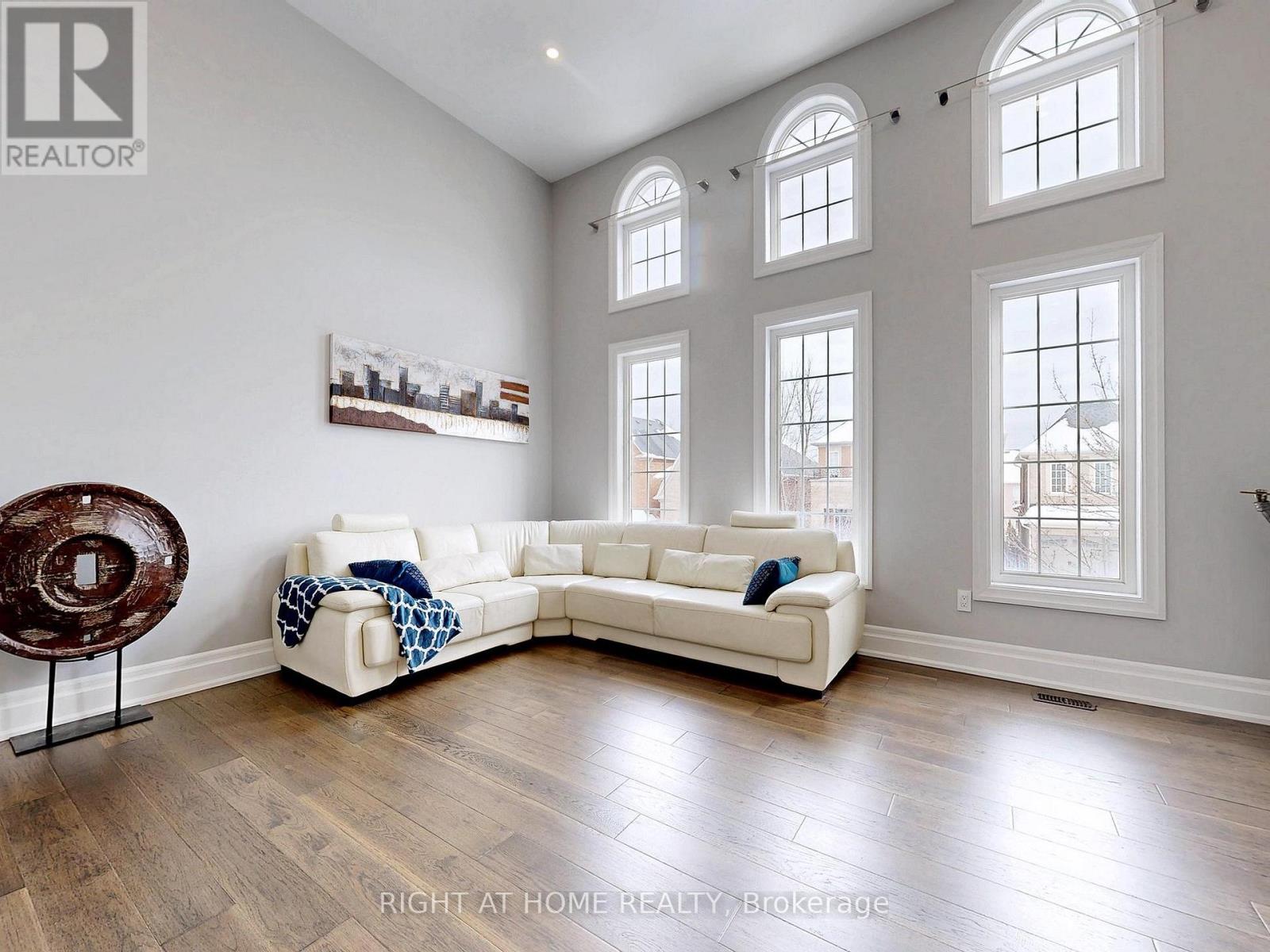 26 Carnoustie Crescent, Richmond Hill, Ontario  L4E 0A2 - Photo 18 - N12965506