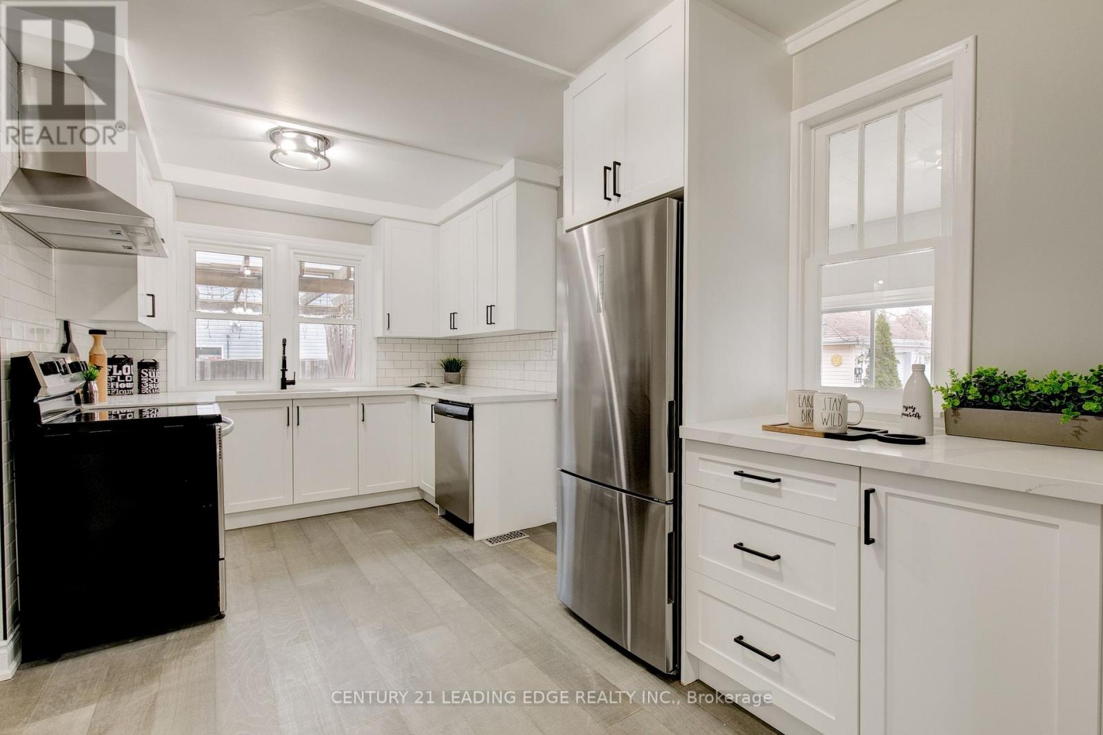 237 Boyers Road, Georgina, Ontario  L4P 3C8 - Photo 12 - N12965518