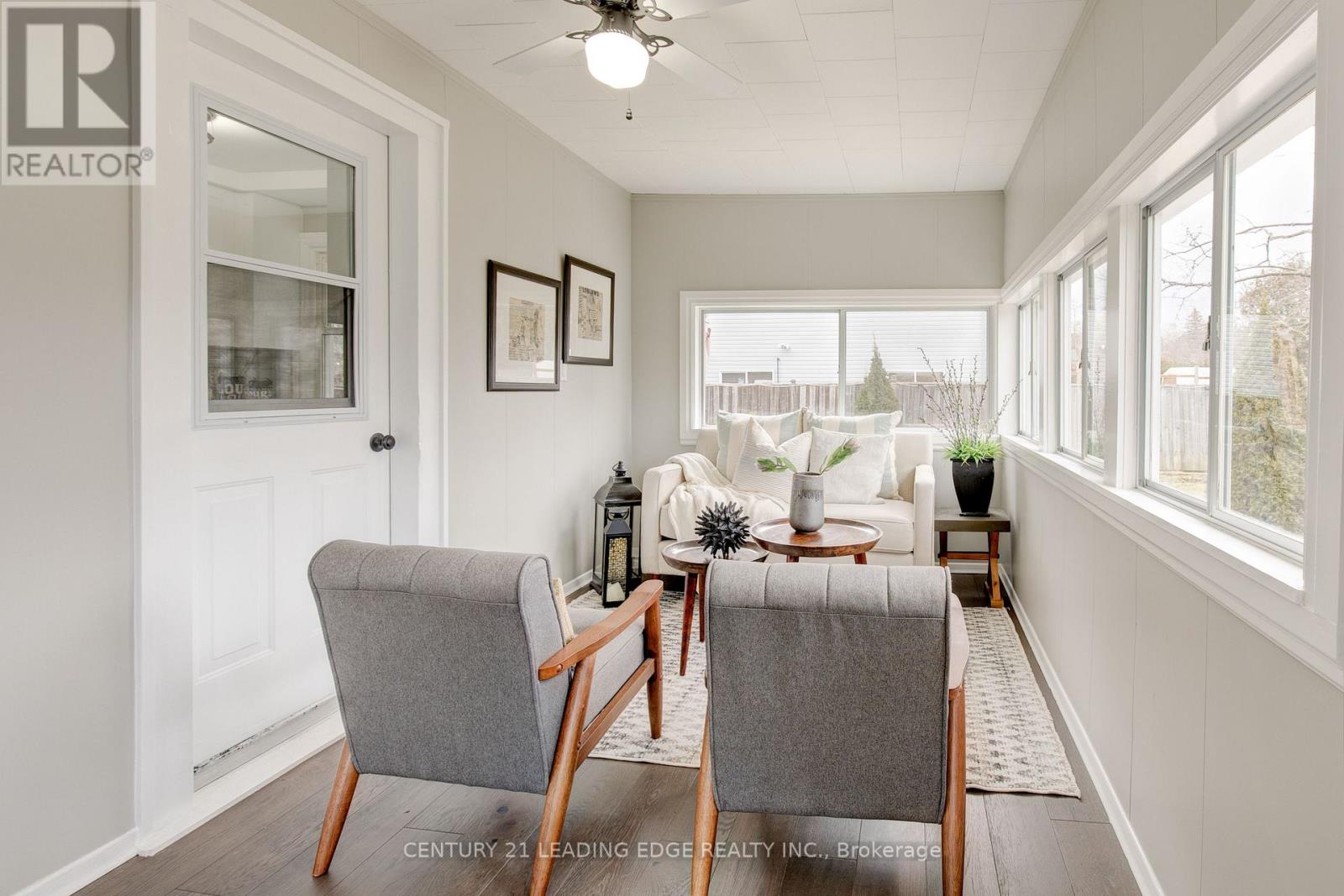 237 Boyers Road, Georgina, Ontario  L4P 3C8 - Photo 2 - N12965518